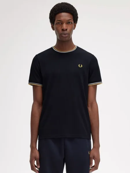 Camiseta con el ribete con dos franjas