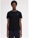 Camiseta con el ribete con dos franjas