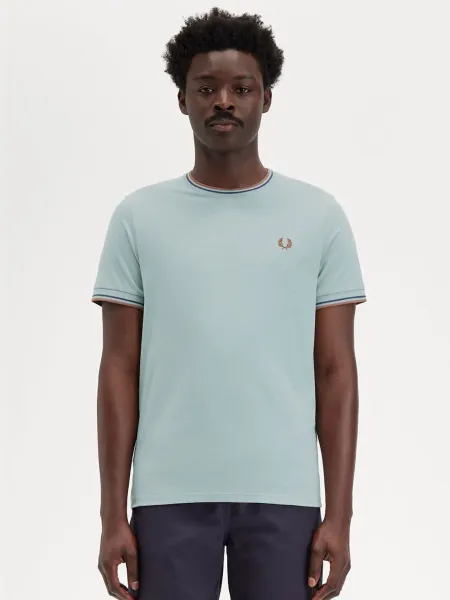 Camiseta con el ribete con dos franjas