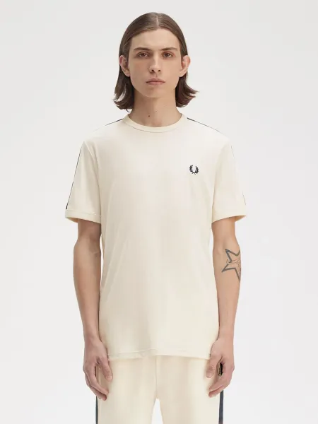 Camiseta Ringer con cinta deportiva en contraste