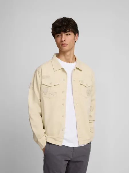 Sobrecamisa desgastada parches piedra