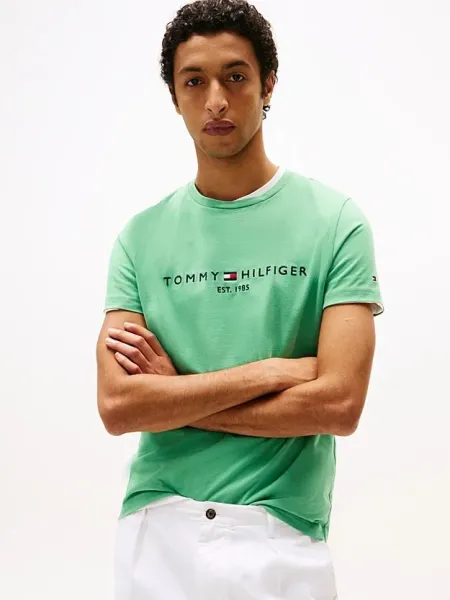 Camiseta slim con logo bordado